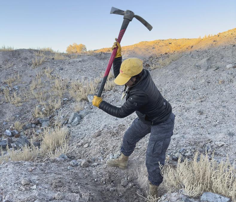 Geode digging